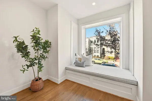 27 QUINCY PL NE #1, Washington, DC 20002
