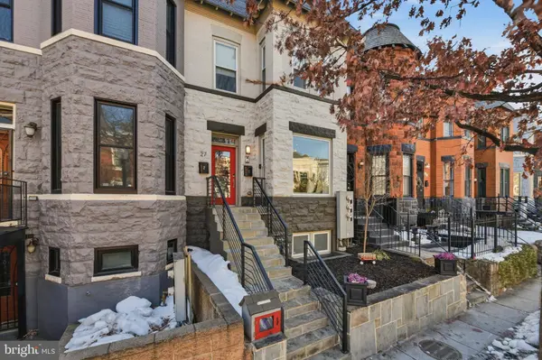 27 QUINCY PL NE #1, Washington, DC 20002