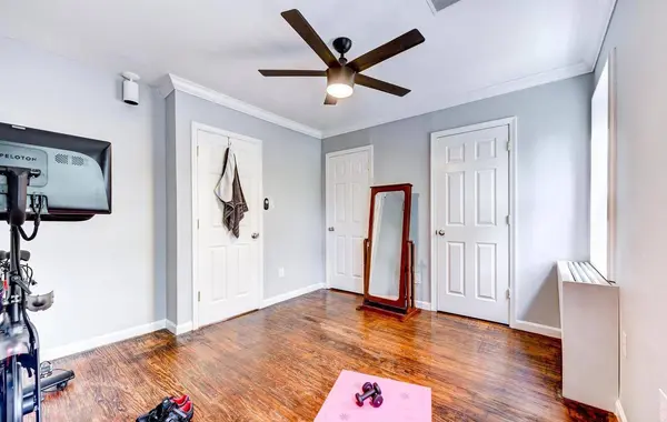 329 17th St SE, Washington, DC 20003-2431