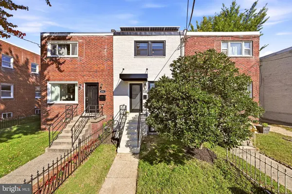 686 OGLETHORPE ST NE