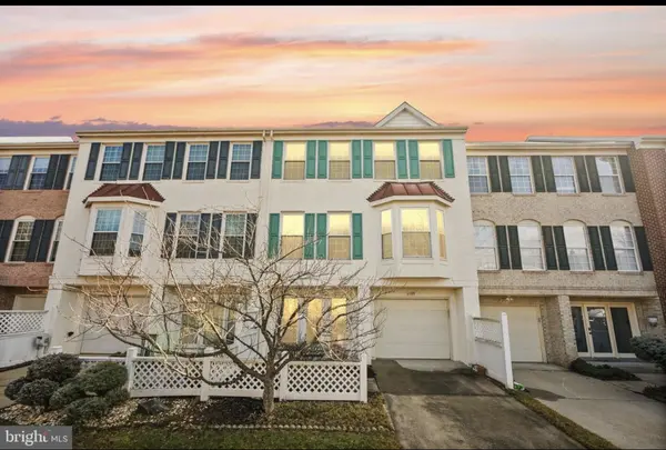 2709 Baronhurst Dr, Vienna, VA 22181-6158
