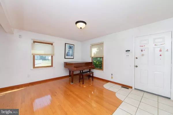 402 STATE ST, Cherry Hill, NJ 08002