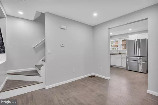 1065 IRONSIDE RD, Camden, NJ 08104