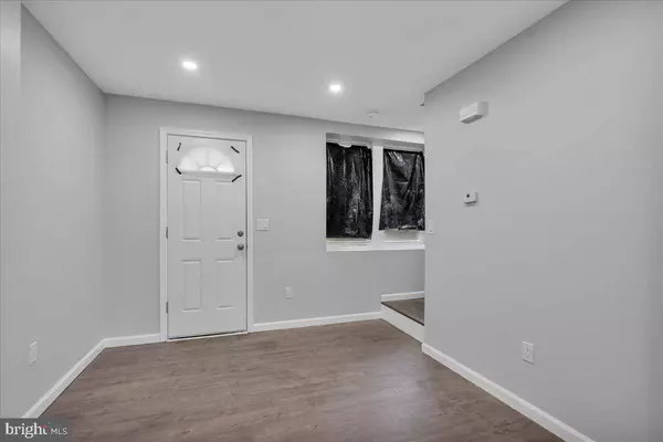 1065 IRONSIDE RD, Camden, NJ 08104