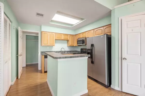 111 Dunbar Estates #501, Friendswood, TX 77546