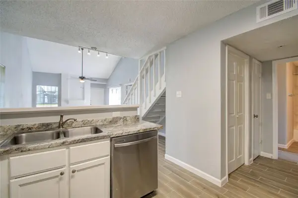 810 Dunson Glen DR #404, North Houston, TX 77090