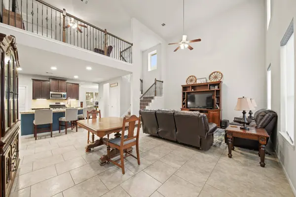 2725 Merlin LN, Pearland, TX 77581