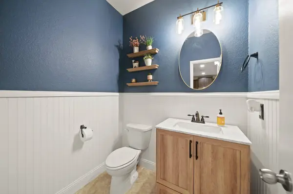 2725 Merlin LN, Pearland, TX 77581