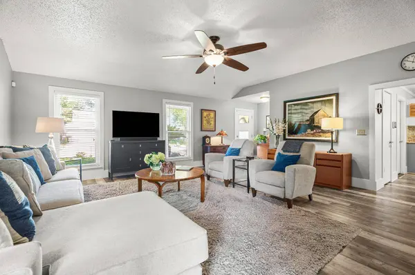 2717 Hot Springs DR, Pearland, TX 77584