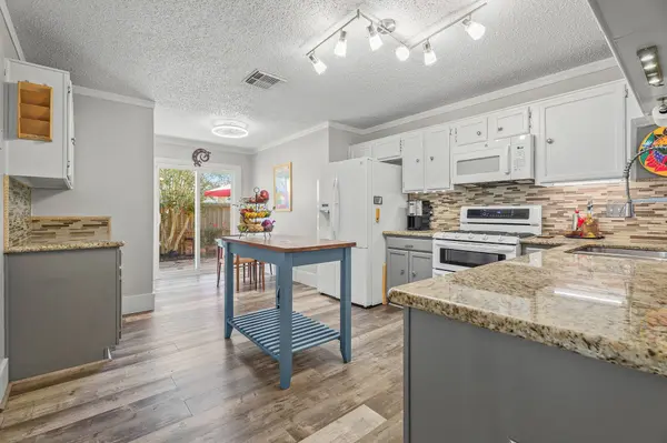 2717 Hot Springs DR, Pearland, TX 77584