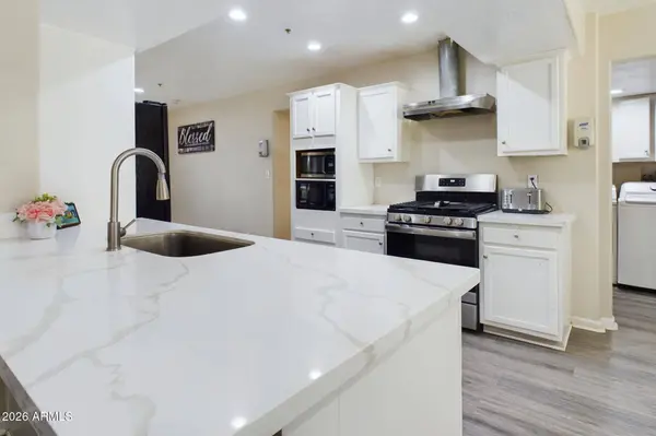 6739 E Sweetwater Avenue, Scottsdale, AZ 85254