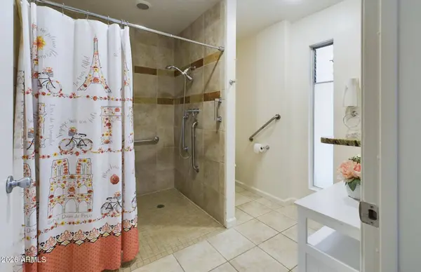 6739 E Sweetwater Avenue, Scottsdale, AZ 85254