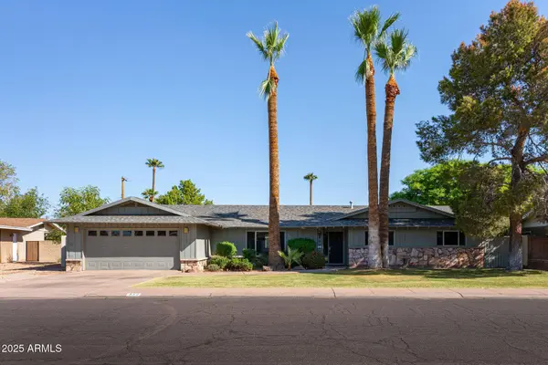 332 E GENEVA Drive