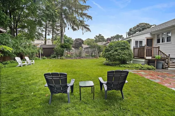 61 Hillsboro St, Quincy, MA 02169