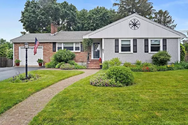 61 Hillsboro St, Quincy, MA 02169