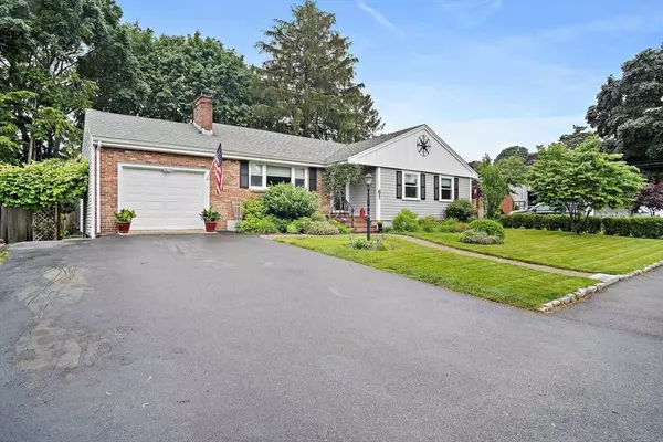 61 Hillsboro St, Quincy, MA 02169