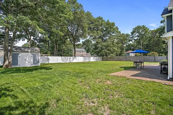 16 Matthews Trl, Plymouth, MA 02360