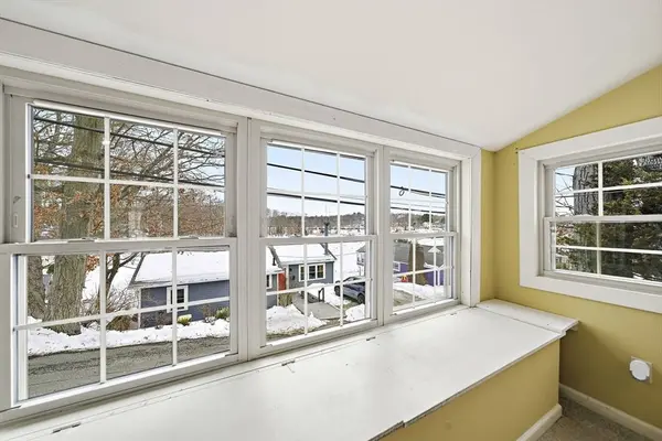 70 Colonial Rd, Weymouth, MA 02191
