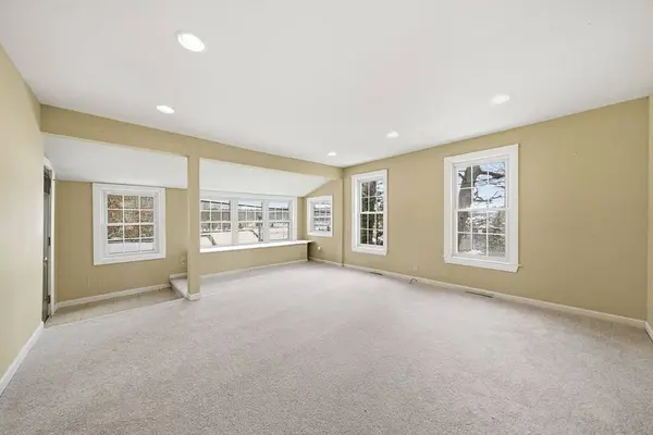 70 Colonial Rd, Weymouth, MA 02191
