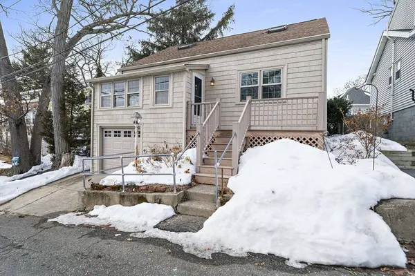 70 Colonial Rd, Weymouth, MA 02191
