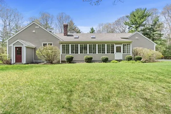 1 Katies Way, Lakeville, MA 02347