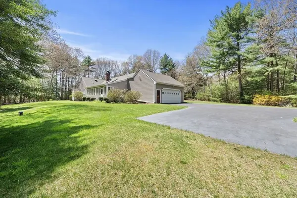1 Katies Way, Lakeville, MA 02347