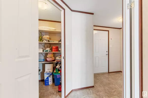 5131 50 AV, Warspite, AB T0A 3N0