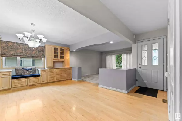 9121 94 AV, Fort Saskatchewan, AB T8L 1B8