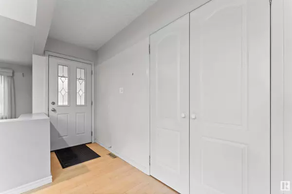 9121 94 AV, Fort Saskatchewan, AB T8L 1B8