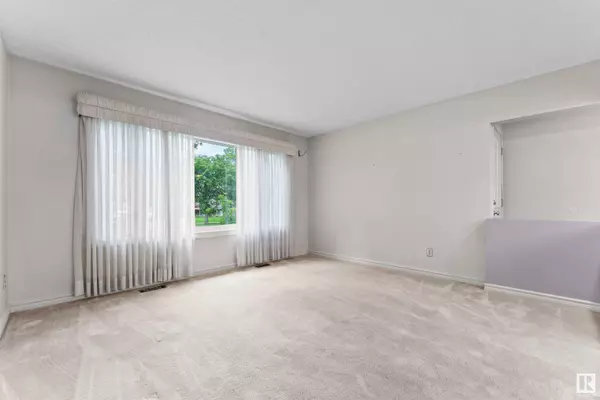 9121 94 AV, Fort Saskatchewan, AB T8L 1B8