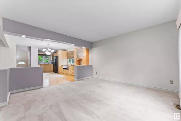 9121 94 AV, Fort Saskatchewan, AB T8L 1B8