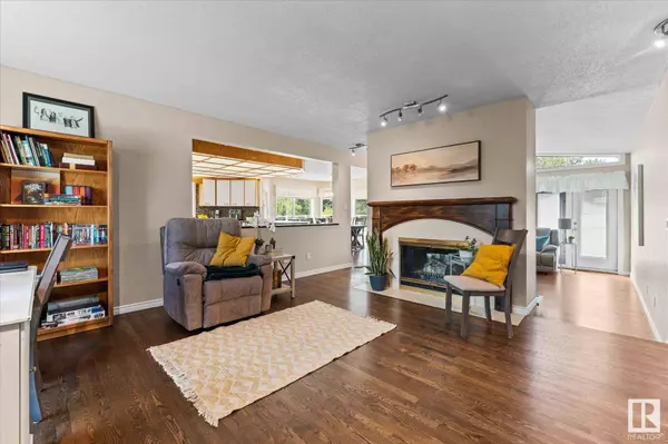 12 Arbour CL, Ardrossan, AB T8E 2A2