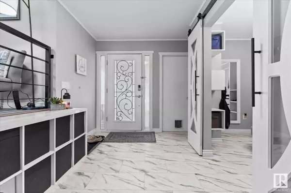 21 WOODLANDS RD, St. Albert, AB T8N 3L8