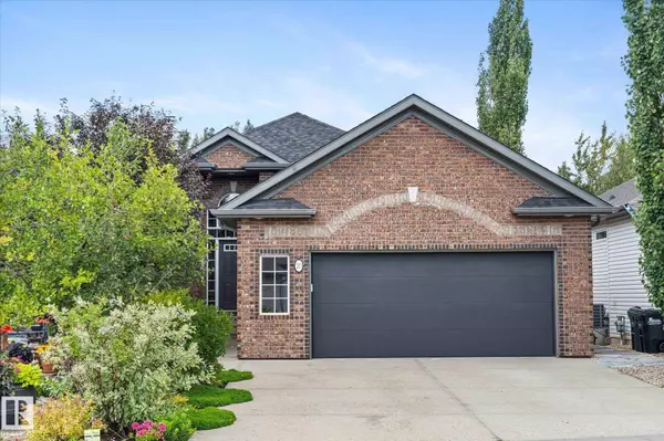 20 HAWKSTONE LD, Sherwood Park, AB T8A 6M9