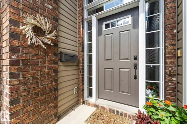 20 HAWKSTONE LD, Sherwood Park, AB T8A 6M9