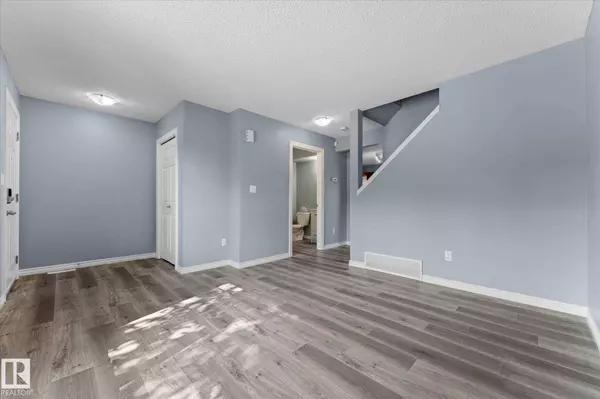 #40 1404 HERMITAGE RD NW, Edmonton, AB T5A 0P5