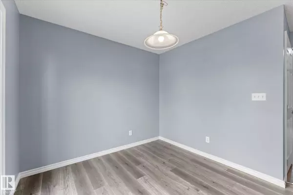 #40 1404 HERMITAGE RD NW, Edmonton, AB T5A 0P5