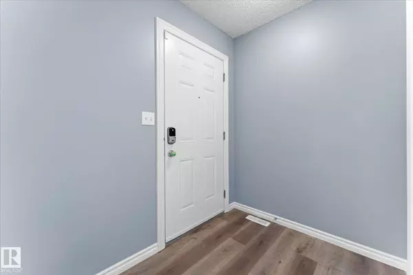 #40 1404 HERMITAGE RD NW, Edmonton, AB T5A 0P5