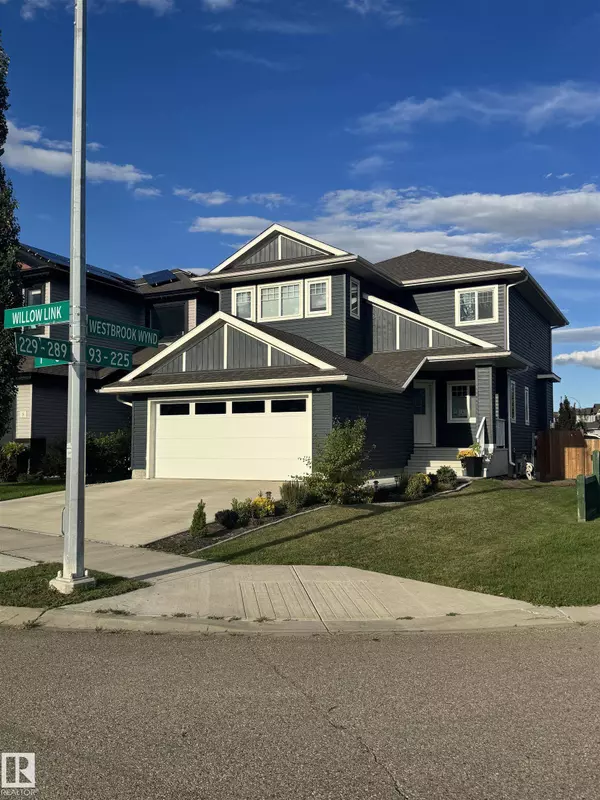 1 WILLOW LI, Fort Saskatchewan, AB T8L 0L6