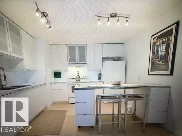 #104 10175 114 ST NW, Edmonton, AB T5K 2L4