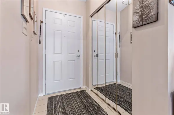 1548 54 ST NW, Edmonton, AB T6L 6H4