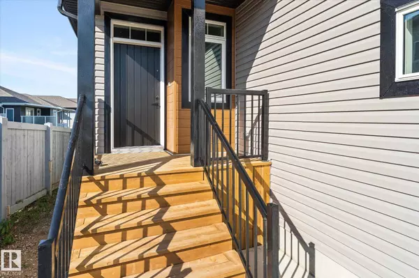 325 MEADOWVIEW DR, Fort Saskatchewan, AB T8L 0Y4