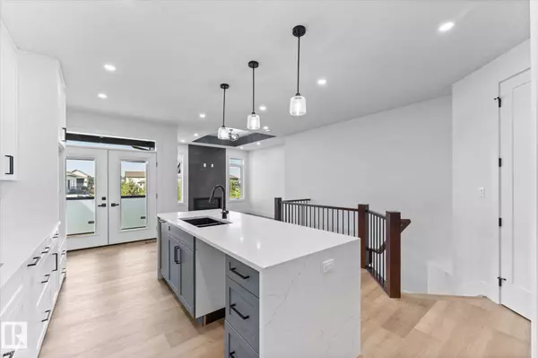 325 MEADOWVIEW DR, Fort Saskatchewan, AB T8L 0Y4