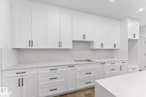 325 MEADOWVIEW DR, Fort Saskatchewan, AB T8L 0Y4