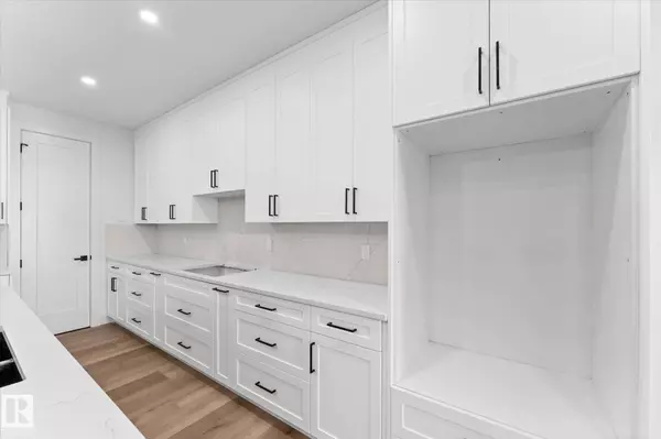 325 MEADOWVIEW DR, Fort Saskatchewan, AB T8L 0Y4