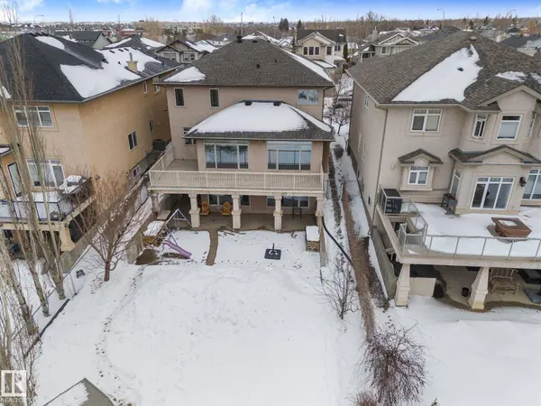 412 COWAN, Sherwood Park, AB T8H 0E6