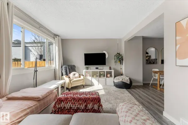 35 MCLEOD PL NW, Edmonton, AB T5A 3A8