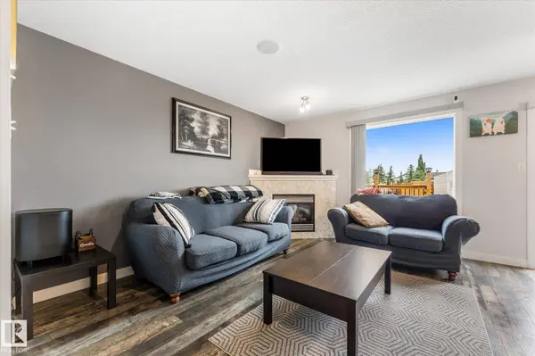 2324 30 AV NW, Edmonton, AB T6T 2B3