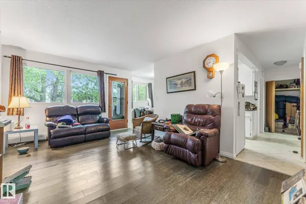 #9 5635 105 ST NW, Edmonton, AB T6H 2N2