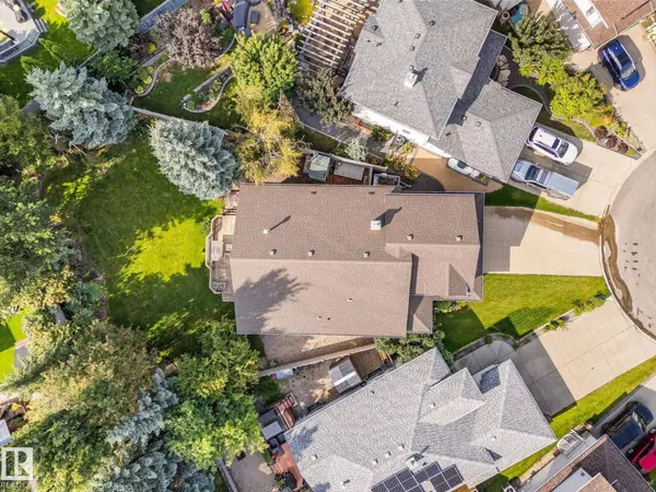 8 OSBORNE CL, St. Albert, AB T8N 6T1